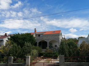 Apartment Njivice 5320b